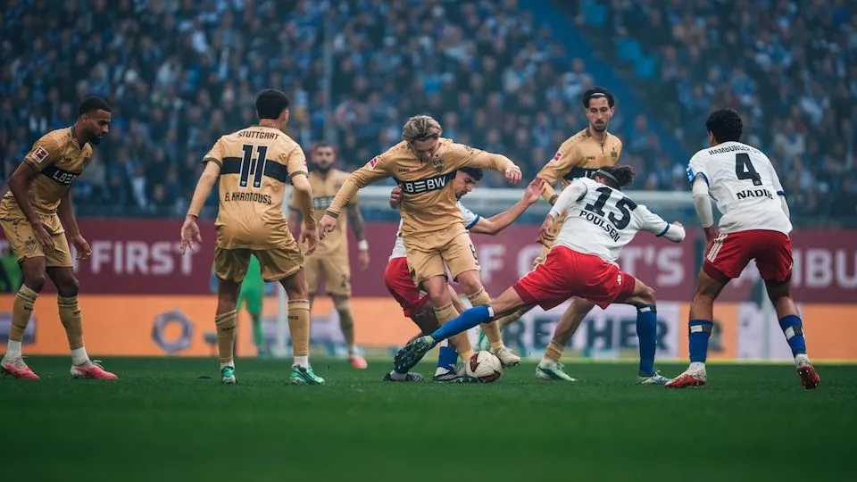 함부르크 SV 원정 경기에 나선 VfB 슈투트가르트 앙겔로 슈틸러